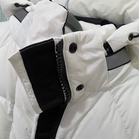 Canada Goose White Down Jacket - Picture 5 of 11